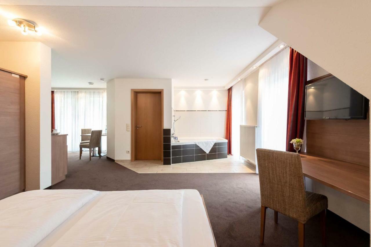 Hotel Roessle Berneck Altensteig Exterior foto